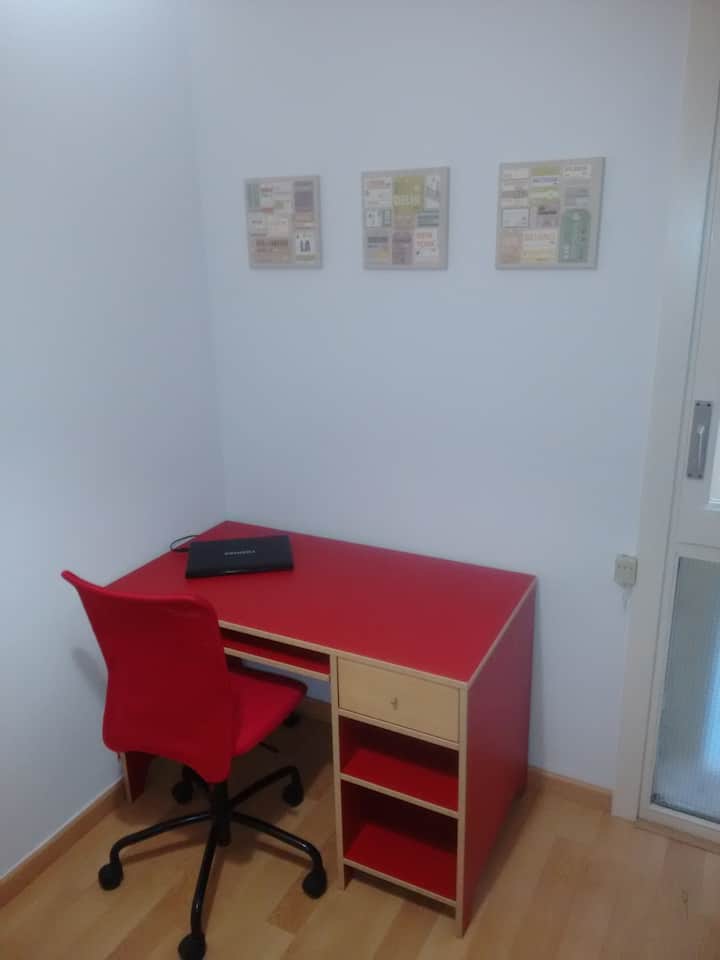 Escritorio habitación 2