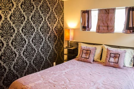 Urban treehouse in Portland, OR! - 1 bedroom