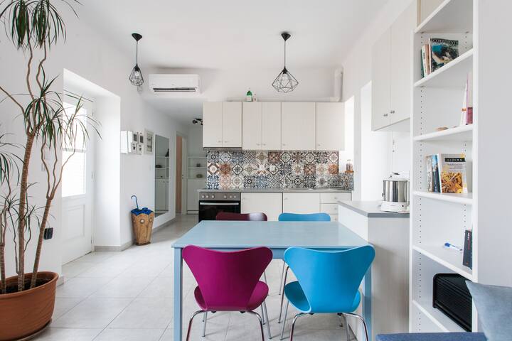 Unique private villa in acropolis area gallery image 2