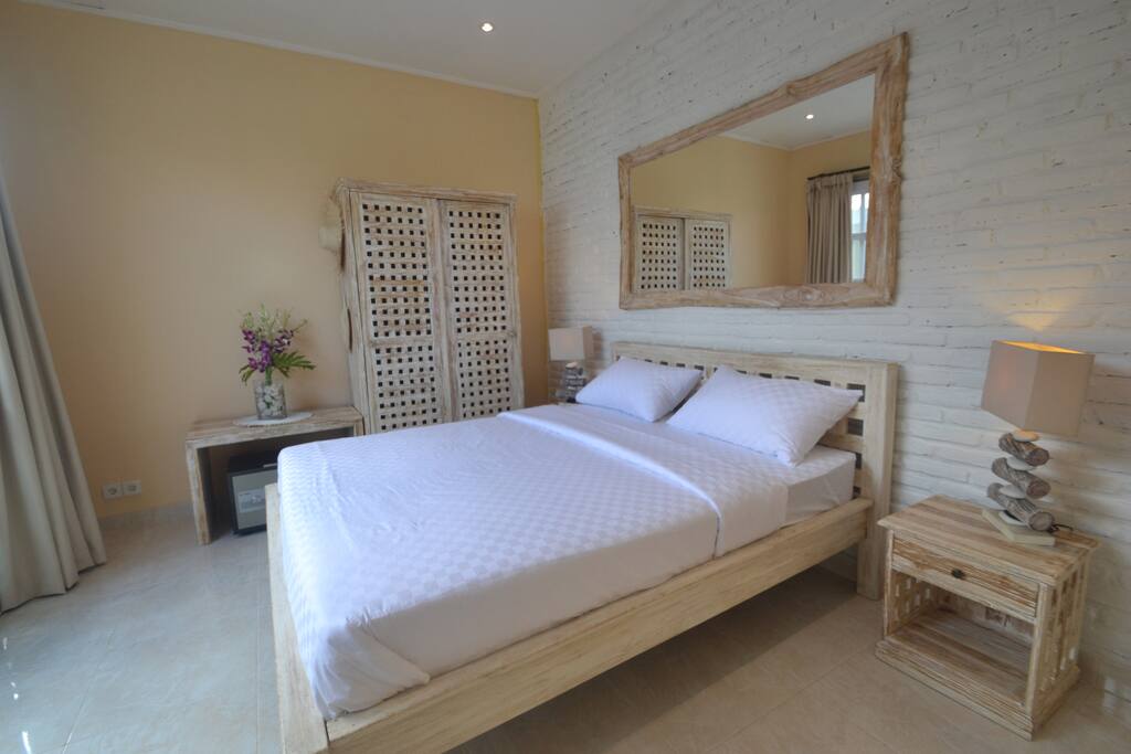 private room with private bathroom, AC, hot water, wifi internet, cable TV.