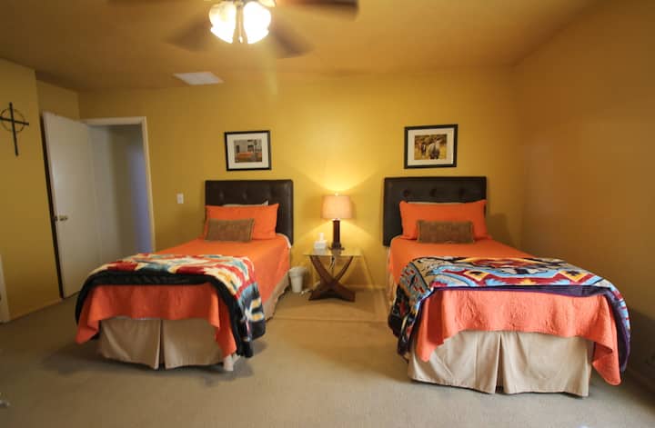 مفارش مريحة جدًا من الإسفنج الرغوي التوأم XL. 