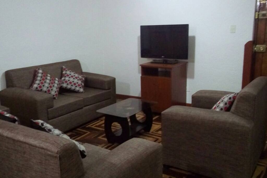 Sala c/modulares y TV Cable