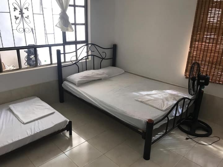 Dhomë gjumi master me banjë private