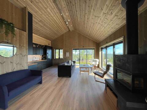 Spacious cabin with sauna, view and hiking opportunities