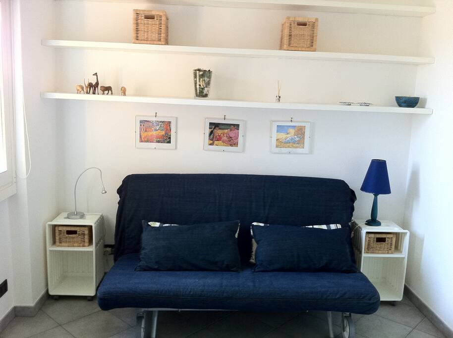 soggiorno monolocale con tv