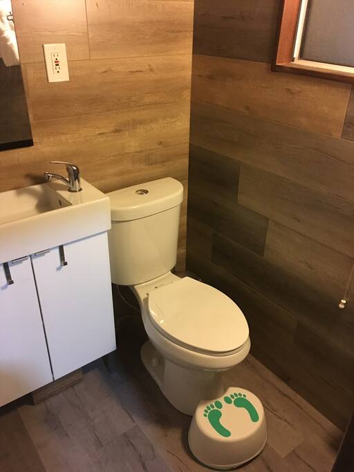 RESTROOM