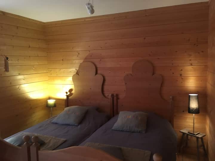 Ampia camera RDC con bagno wc 2 letti singoli standard + 1 letto singolo 200*170 per un bambino 