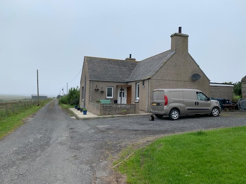 Beautiful Cottage ideally located on the NC500