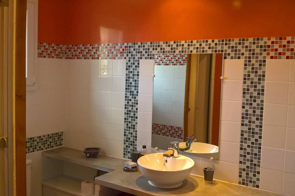 Salle de bain attenante lumineuse