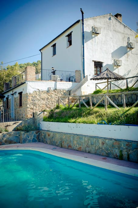 Casa vista desde la piscina