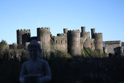 Popular Airbnb listing: CONWY CASTLE VIEW, in Pensarn, Marl, Aberconwy, Castle, Deganwy