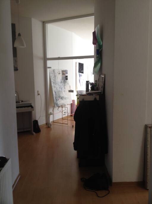 Flur mit Blick Richtung Wohnzimmer