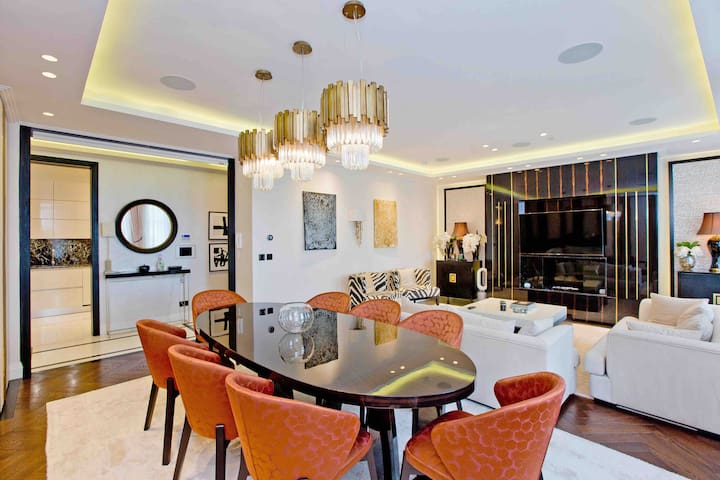 Luxury 3 Bed 3 Bath Knightsbridge opposite Harrods