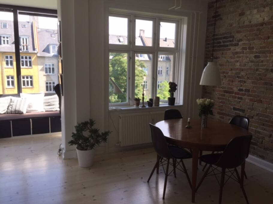 Dining room/kitchen