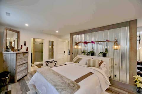 Top Airbnb: The Boat Bow- an eco friendly studio in Wasaga Beach