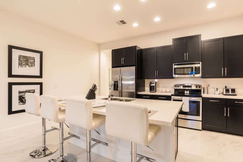 Oven, Chair, Furniture, Dining Room, Indoors