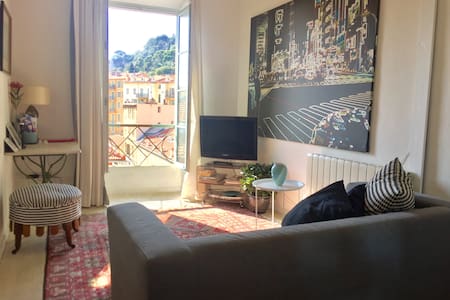 PORT: bright 1 bedroom apartment with lovely view