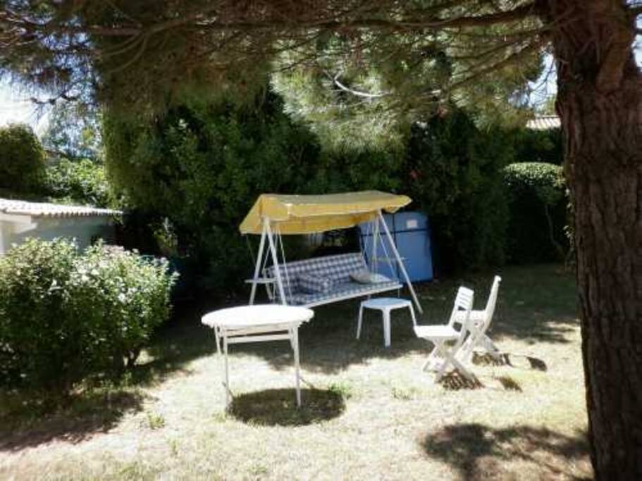 coin café et la balancelle