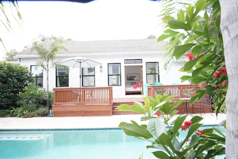 ❤️Private Pool Couples Getaway- Downtown