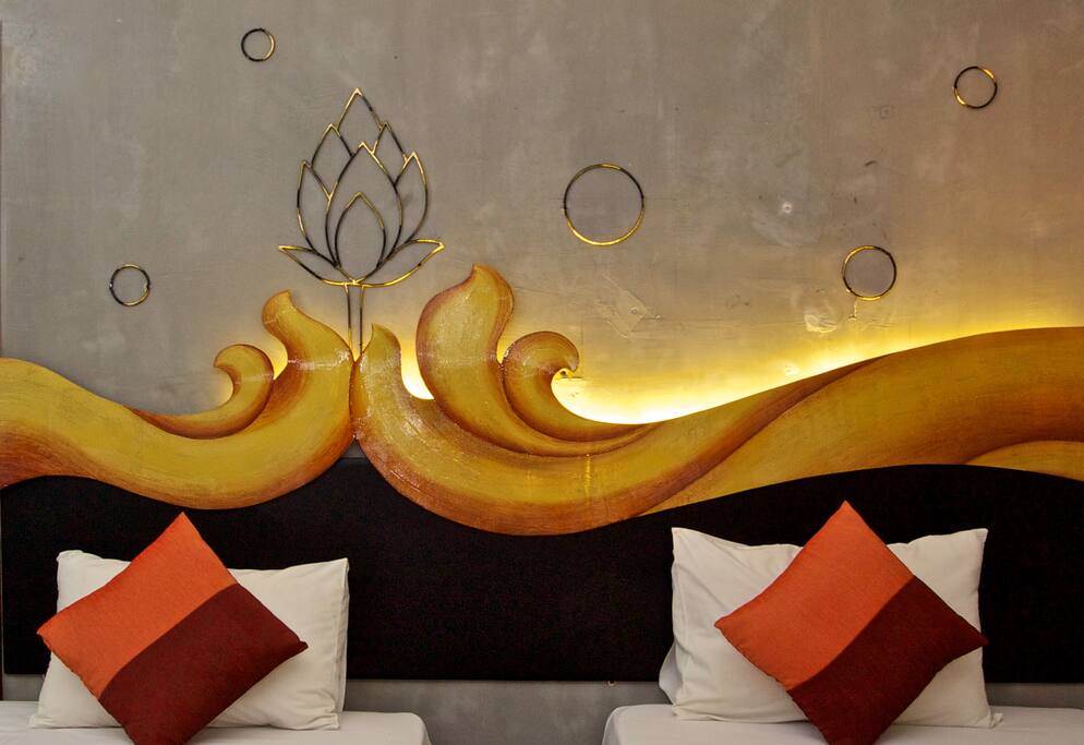 Boutique Hotel
Special decoration according to the meaning of "Kamala" means "Lotus"