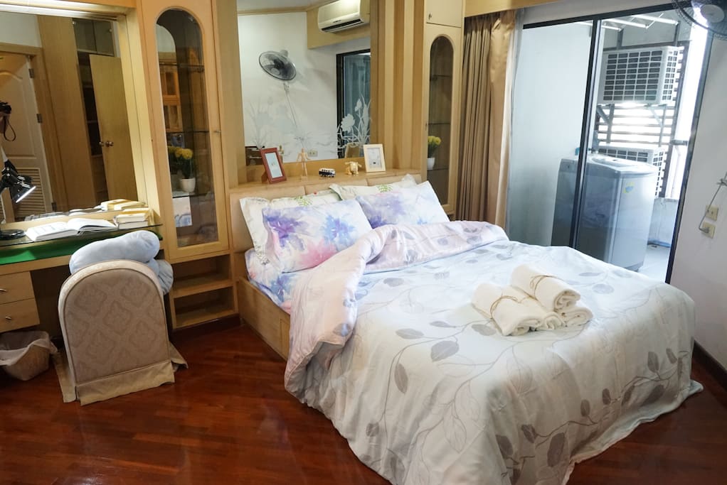 Bedroom. we choose the best bed linen to provide for all guest.