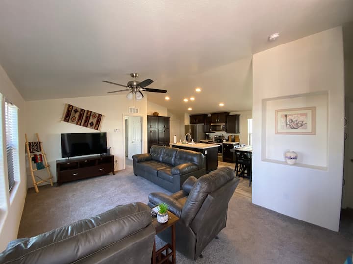 No Cleaning Fee! Our Lowest Price For 3br-sleeps 6 - Page, AZ