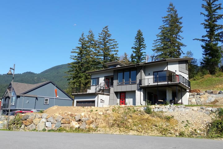 Pilots' Loft 2, B&B with breathtaking view