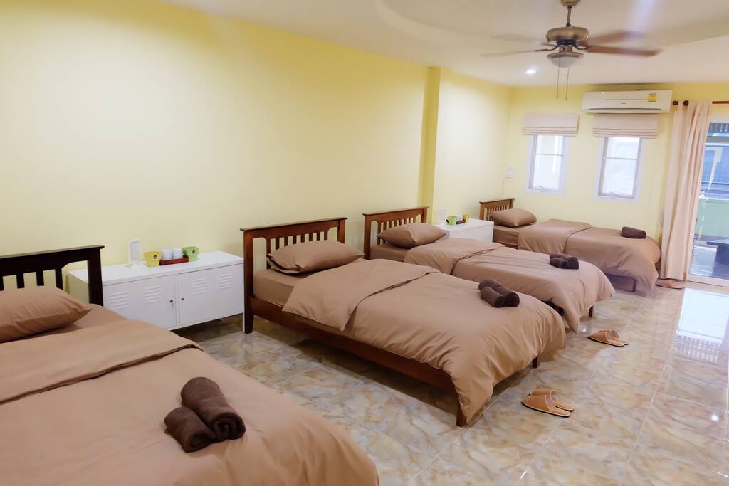 Shared bedroom with 4 people :D