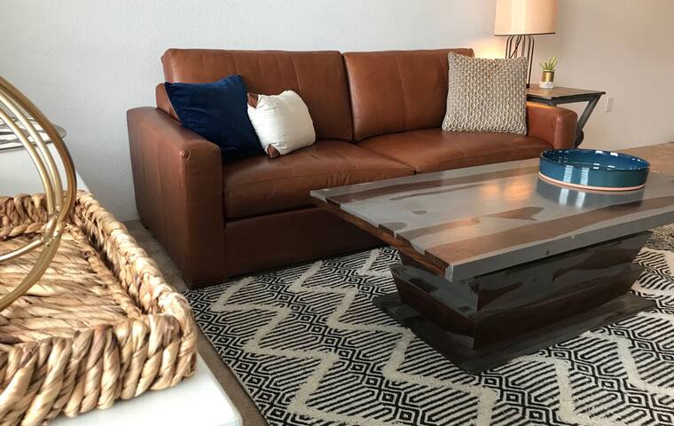 Huge Loft Apartment in Historic Walkable Downtown