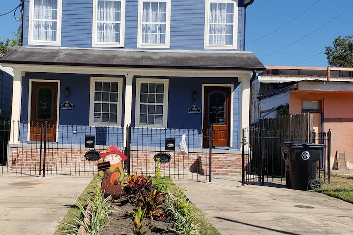 11 Nola Living In The Heart Of Many Attractions - New Orleans, LA