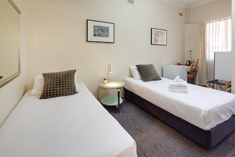 Hotel - Private Twin Room En-suite