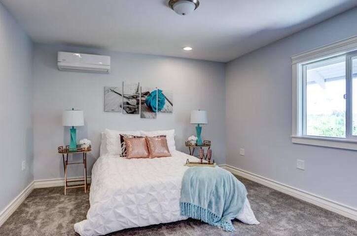 Historic restored in Laurelhurst PDX 5 bed 4 bath gallery image 2