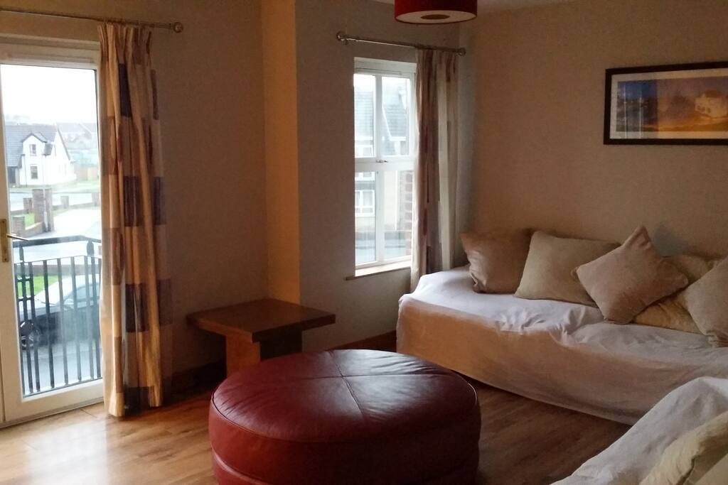 Comfortable lounge/picture 1