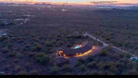 Amazing views, games, pool & NO cleaning fees