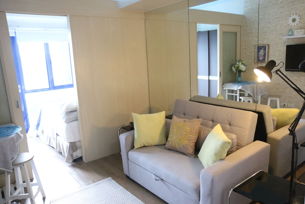 1 Bedroom w/ Balcony, Sea Residences, MOA view Apartments for Rent in