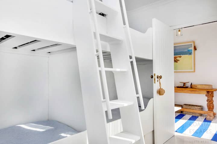 4张双层床，可供4名儿童入住