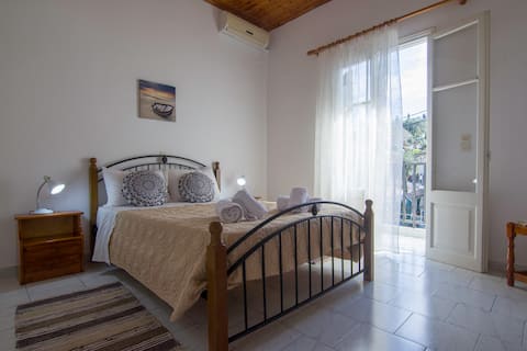 cozy appartment in the heart of Loggos for 2+