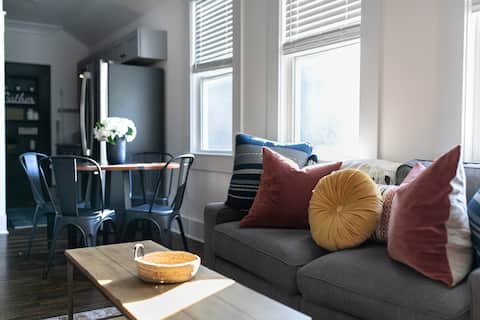 Top Airbnb: Modern Private Intimate Intown-ATL Guest Apartment in English Avenue