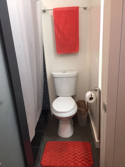 All equipped bathroom.
