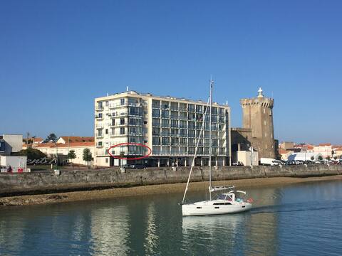 Propriété Airbnb réussie: T3 exceptional sea view and Vendée Globe channel à Les Sables D'olonne