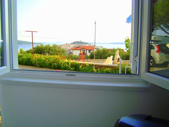 A2, apartment with sea view, 350 m from the sea