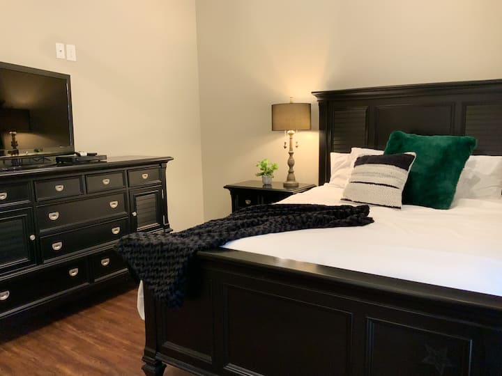 Queen bedroom with private full bath
