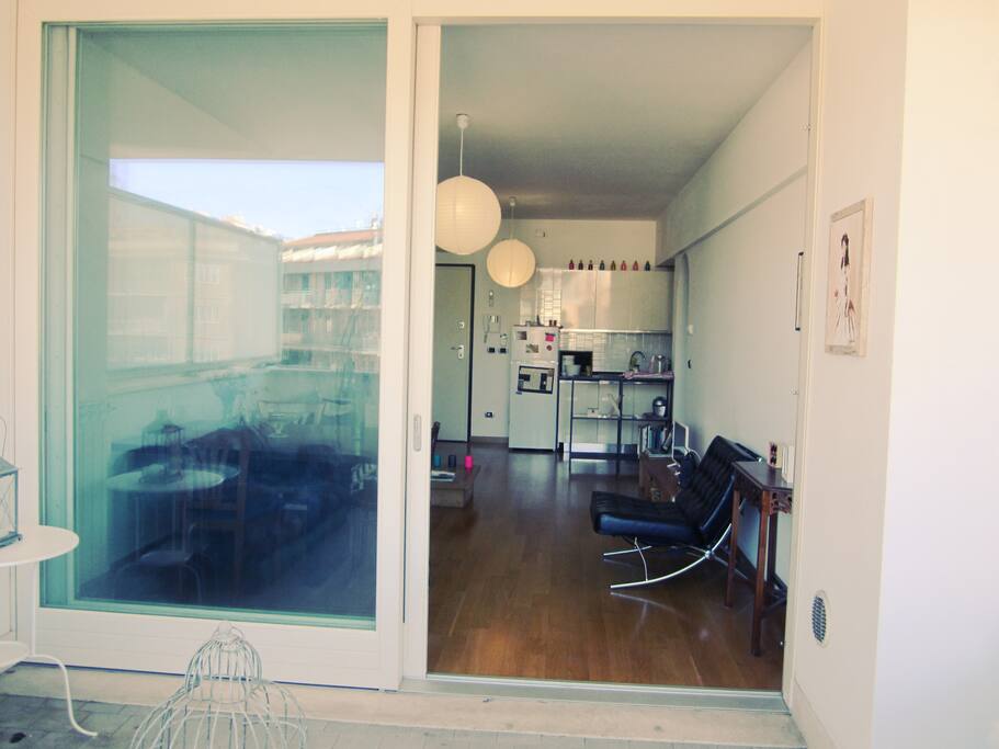 The big window connecting the terrace with the livingroom
