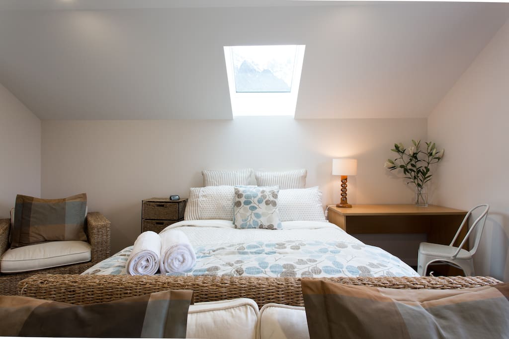 Queen Bed