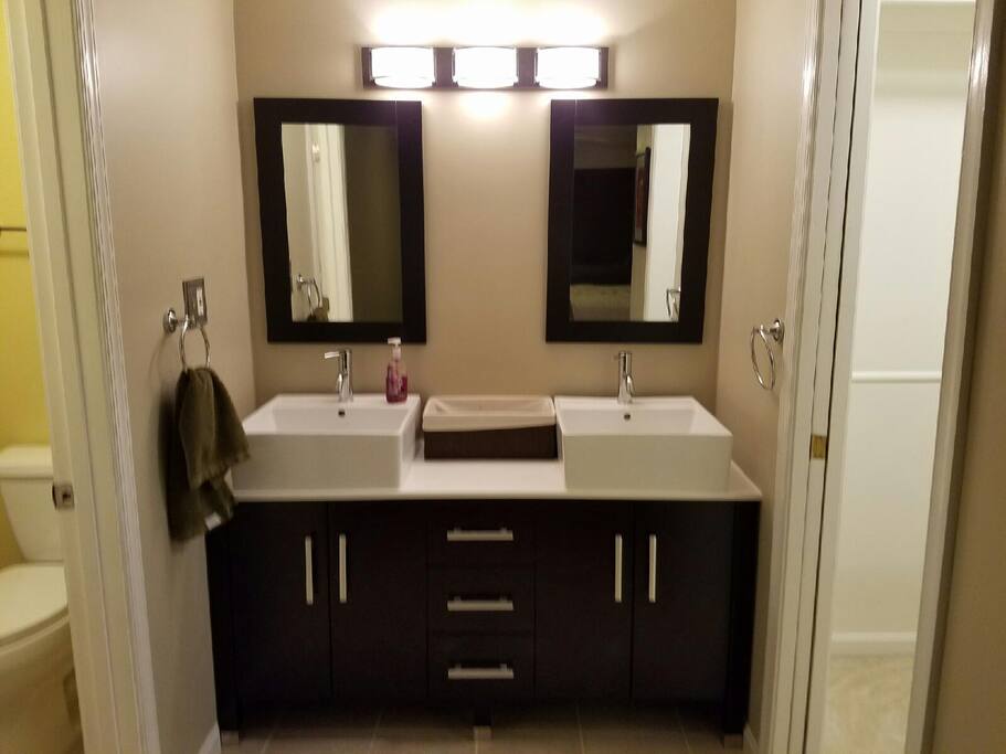 Vanity (bathroom in room to left)