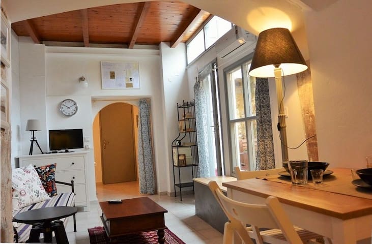 Chania Old town Tasteful and Romantic apartment