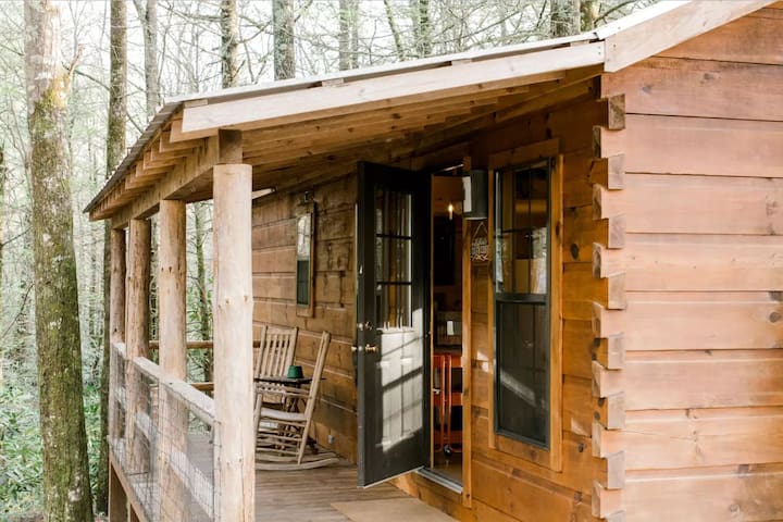 Cozy Cabin Nestled In The Woods Cabins For Rent In Highlands