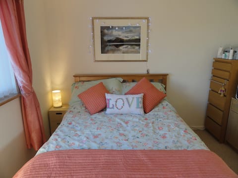 Habitación doble en casa cómoda y acogedora en Cwmbran