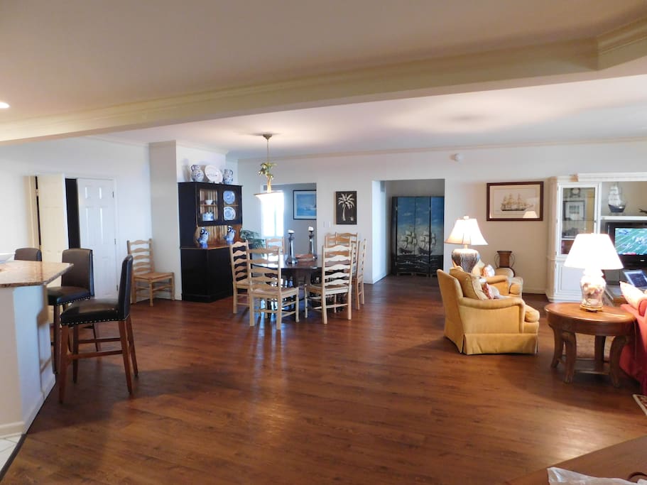 View as you enter your vacation home. So spacious!