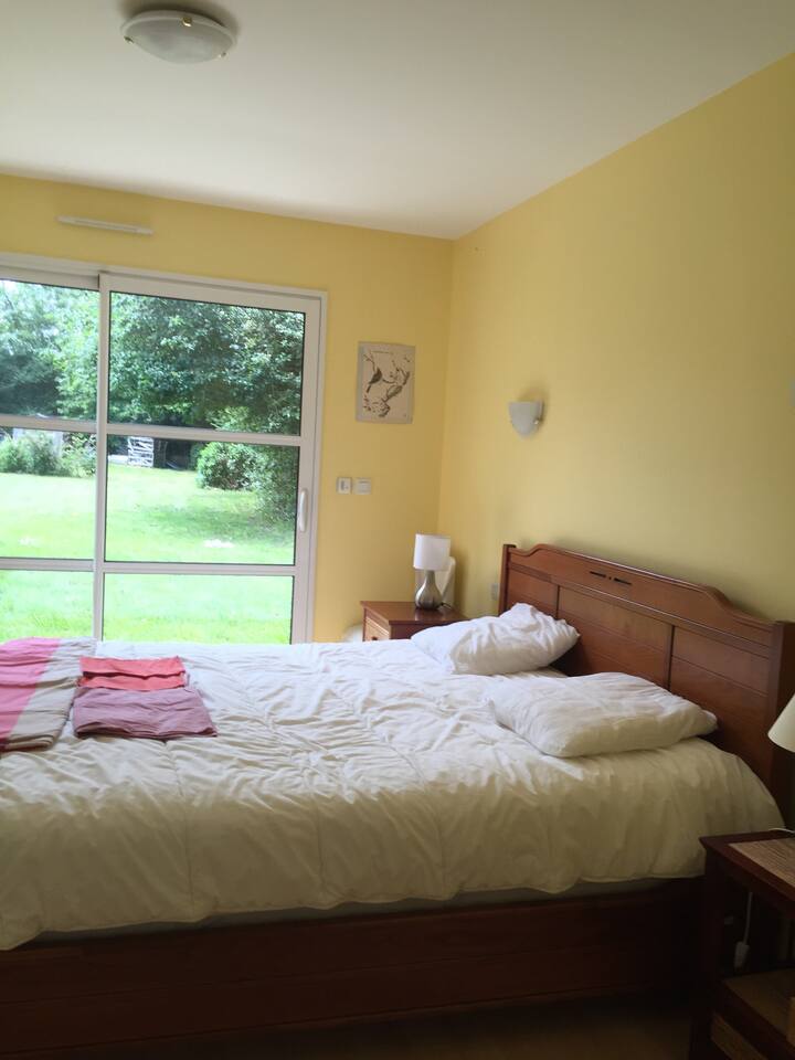 Საძინებელი 1/ პირველი სართული 